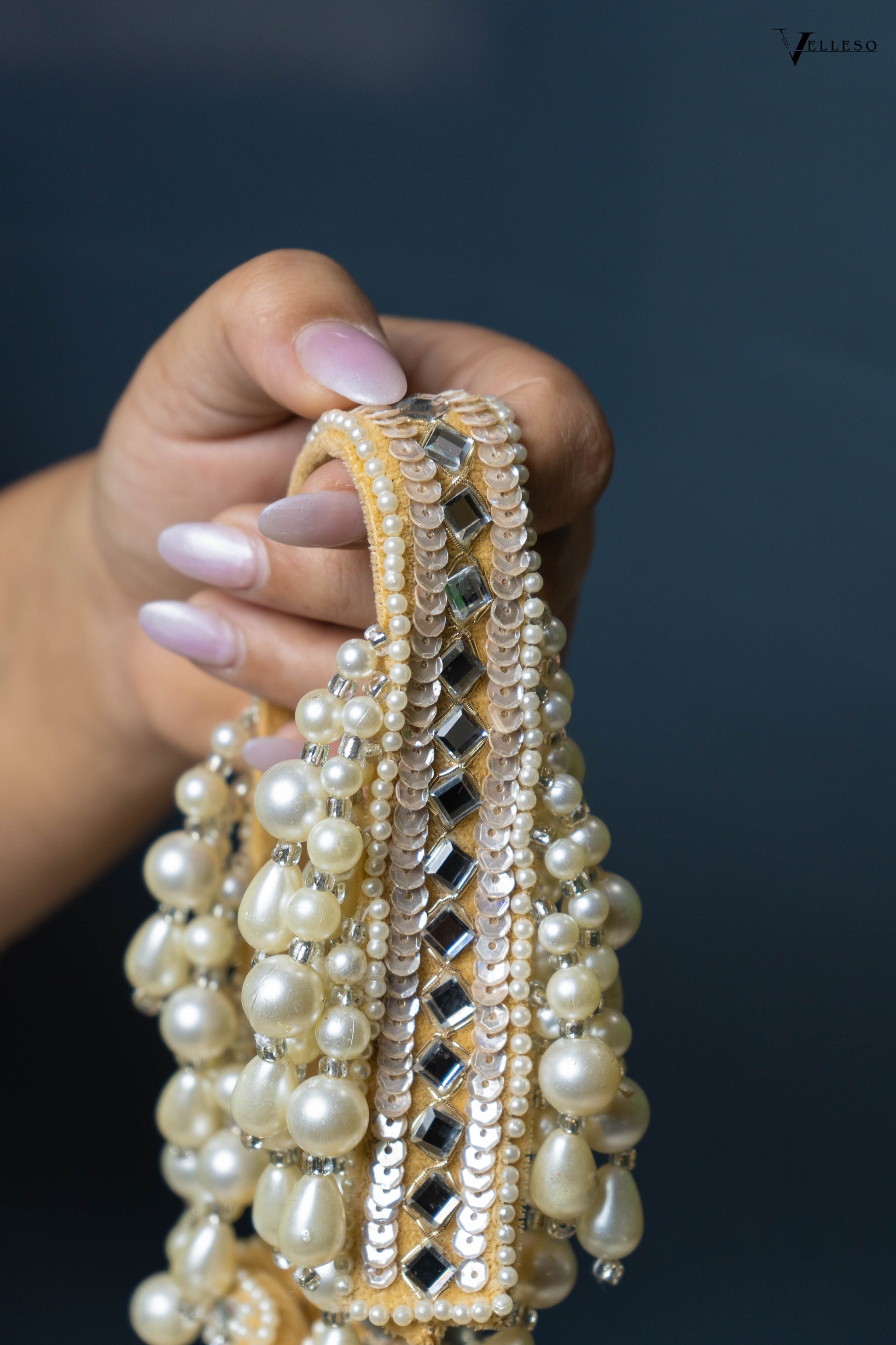 Seraphine Soft champagne gold Pearl Potli