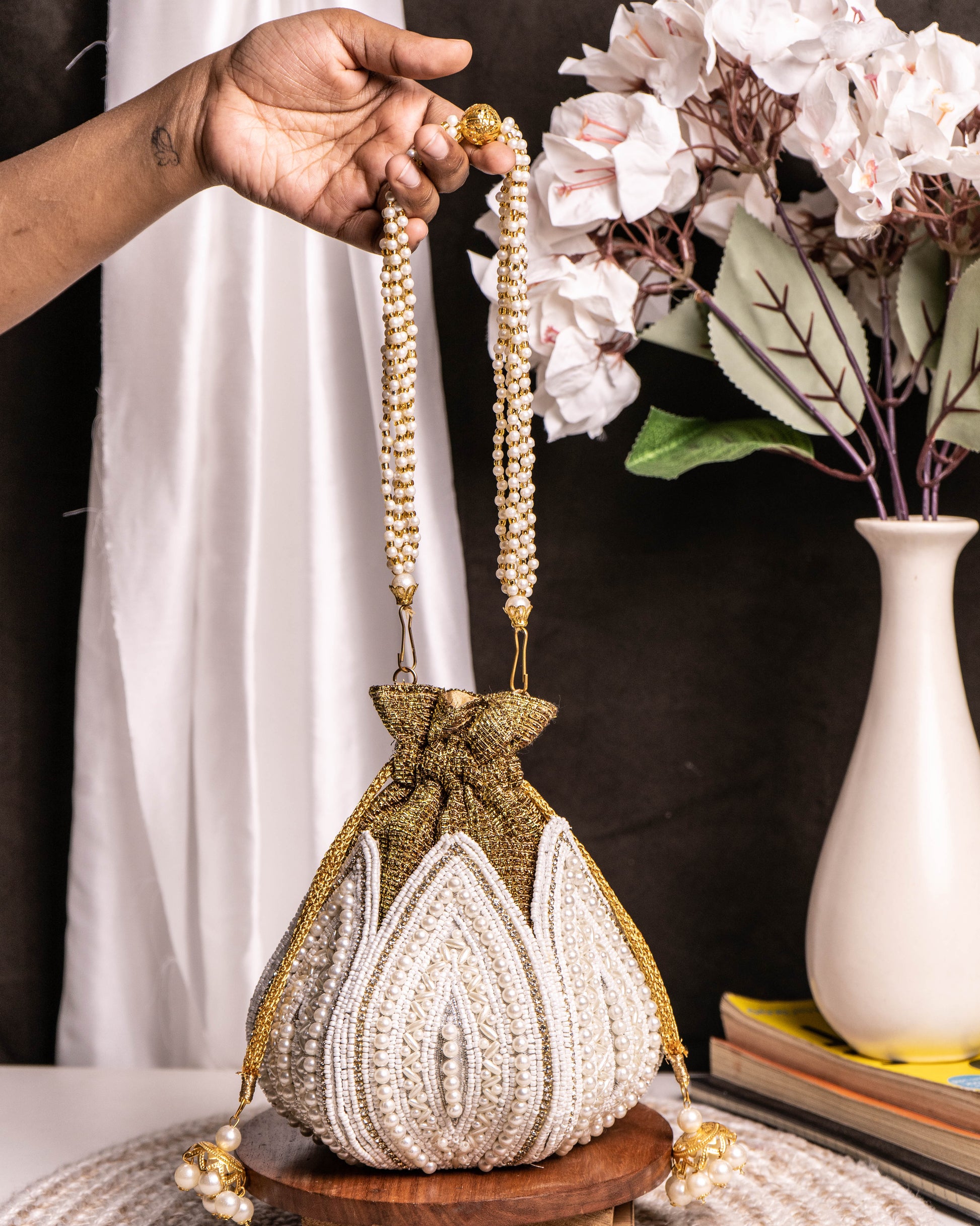 Ivory Empress Lotus Potli