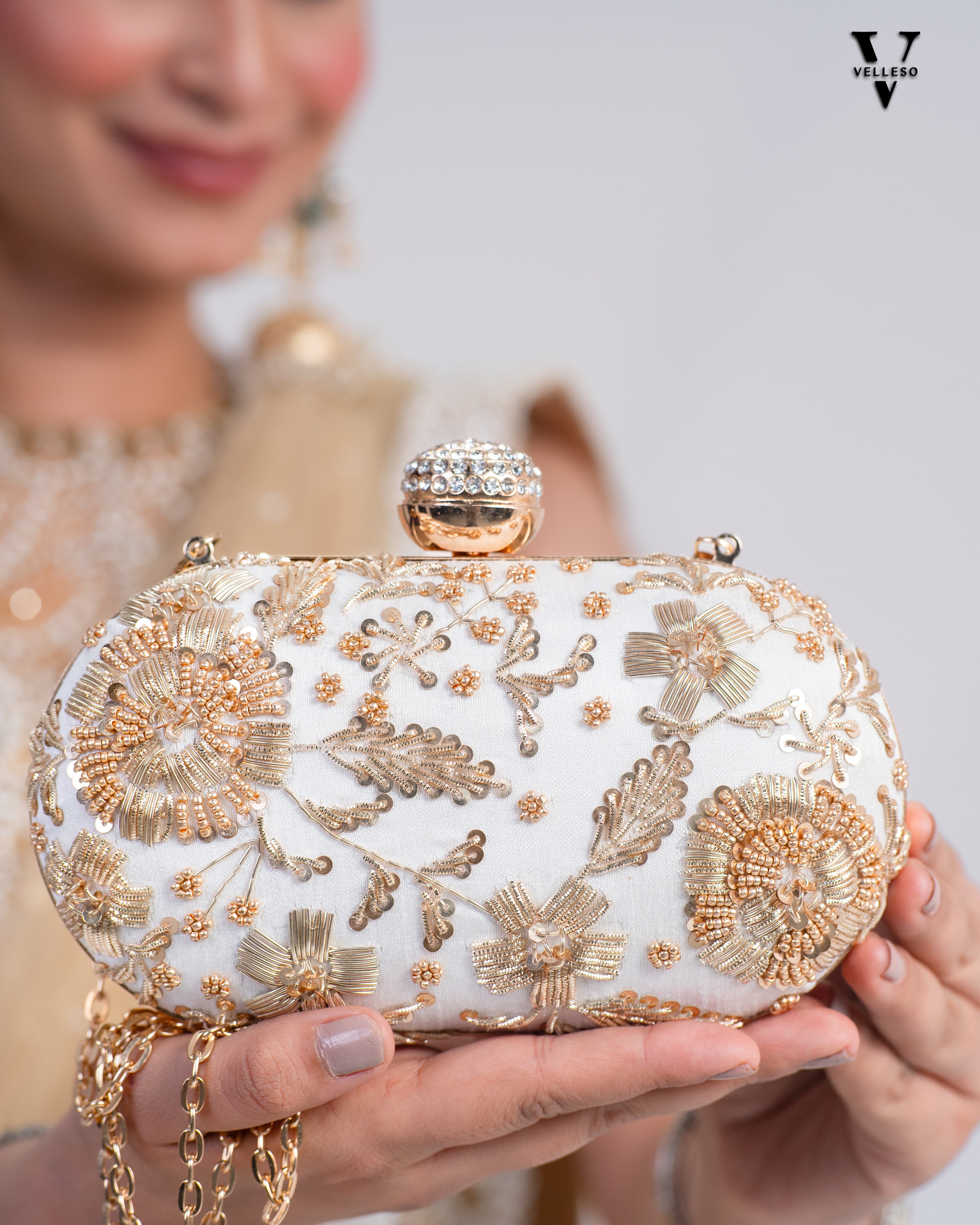 Noor Élan Embroidered Clutch