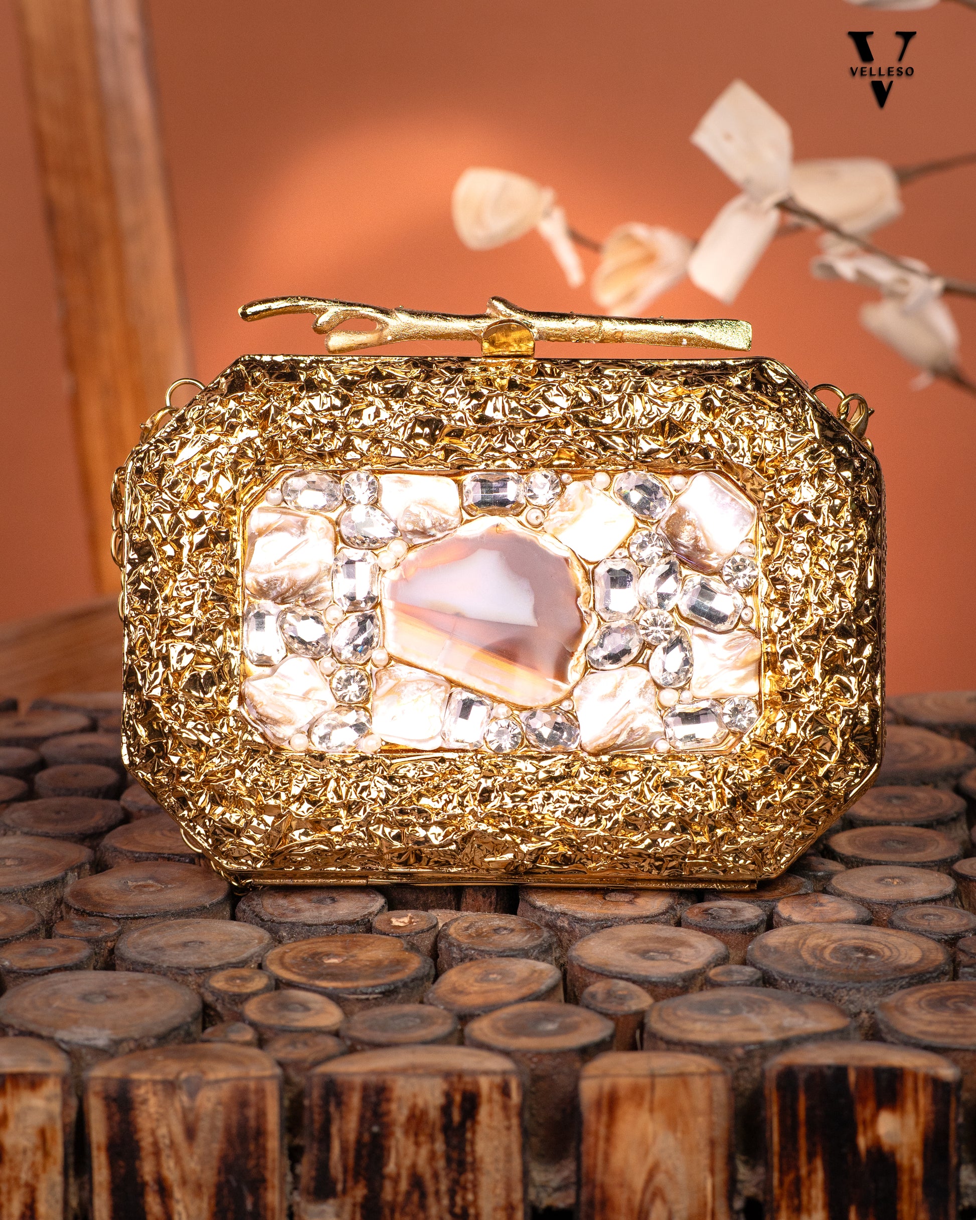 Aurelia MOP Gem Clutch