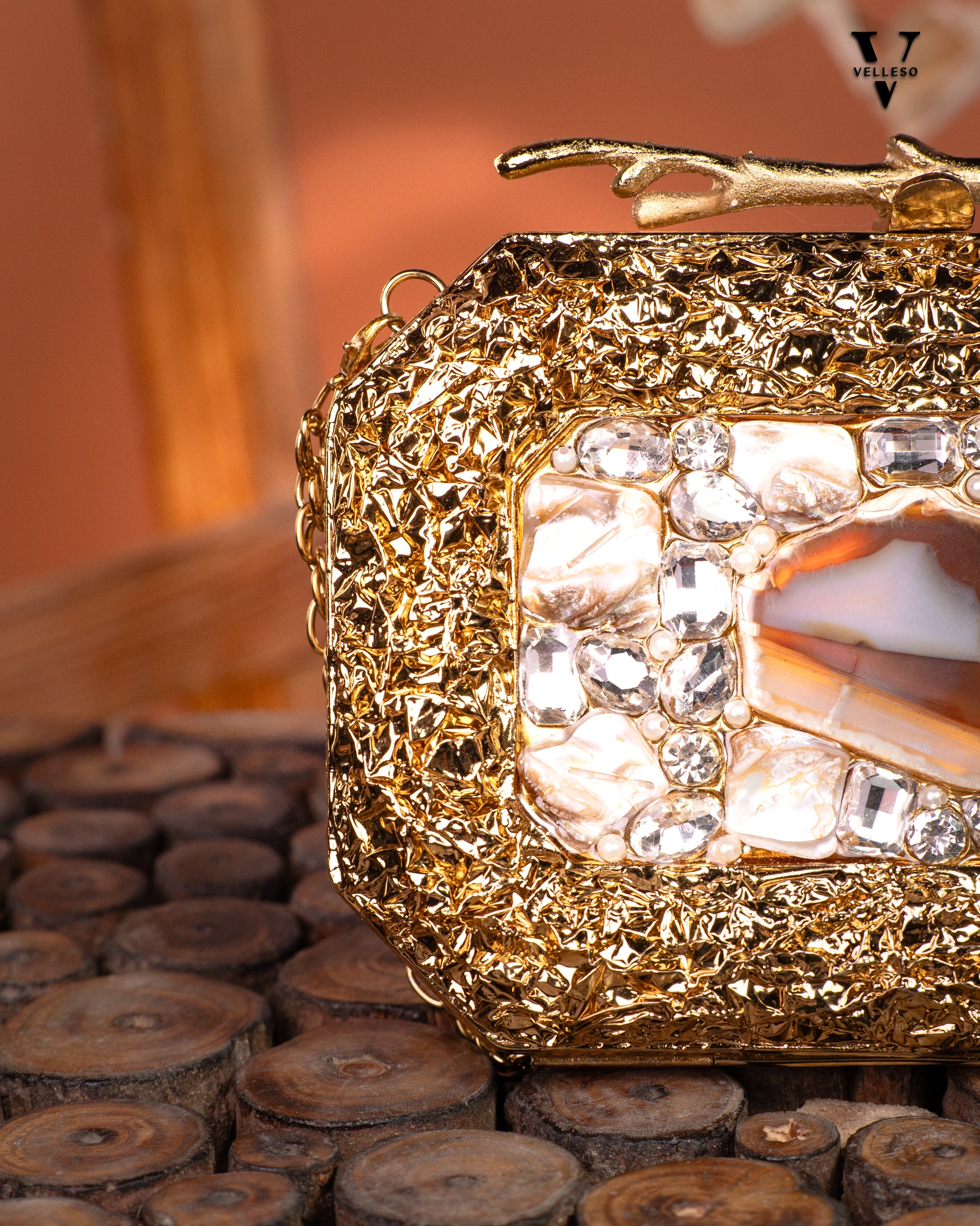 Aurelia MOP Gem Clutch