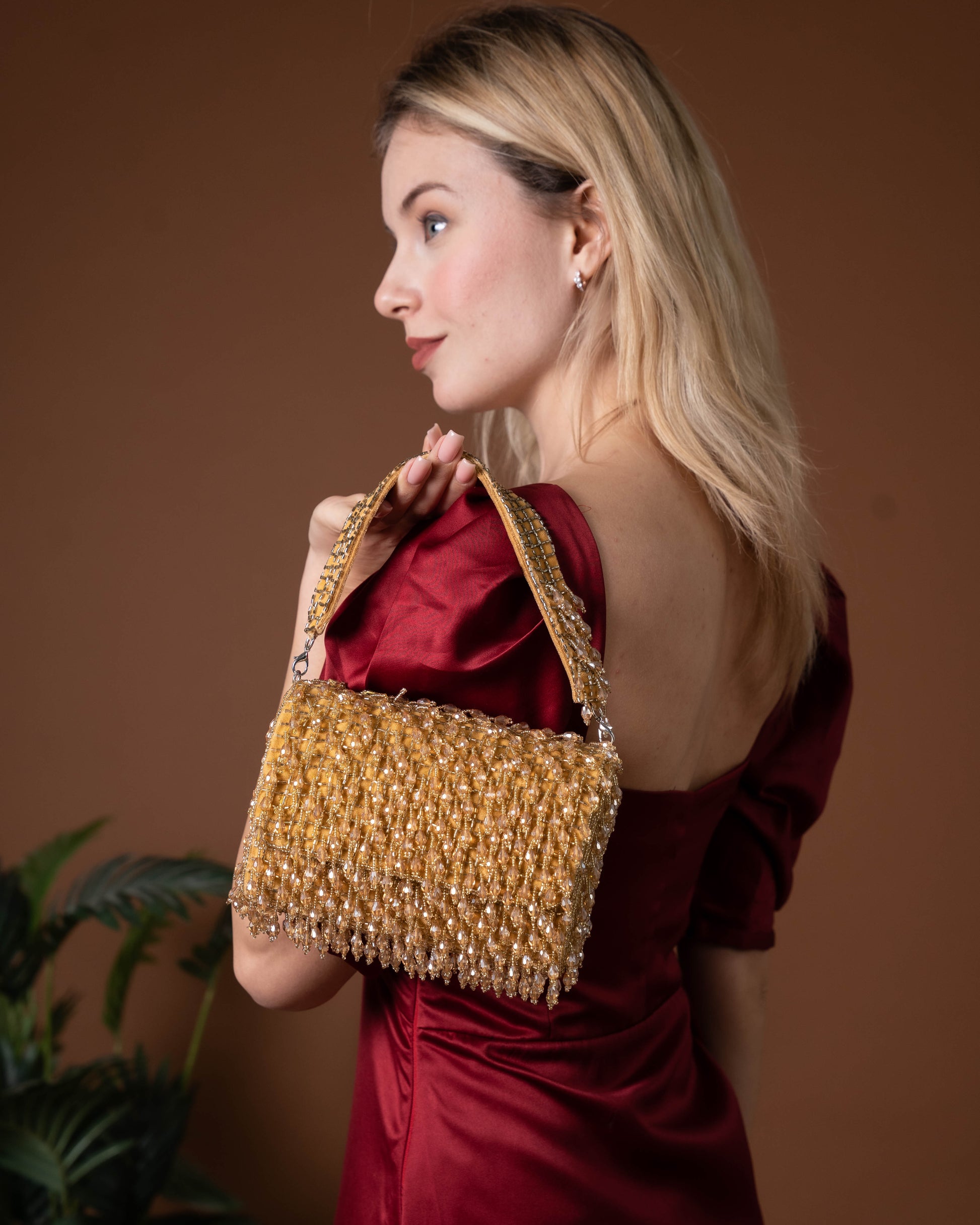 Noir Cascade Beaded Purse – Velleso Luxe Edit