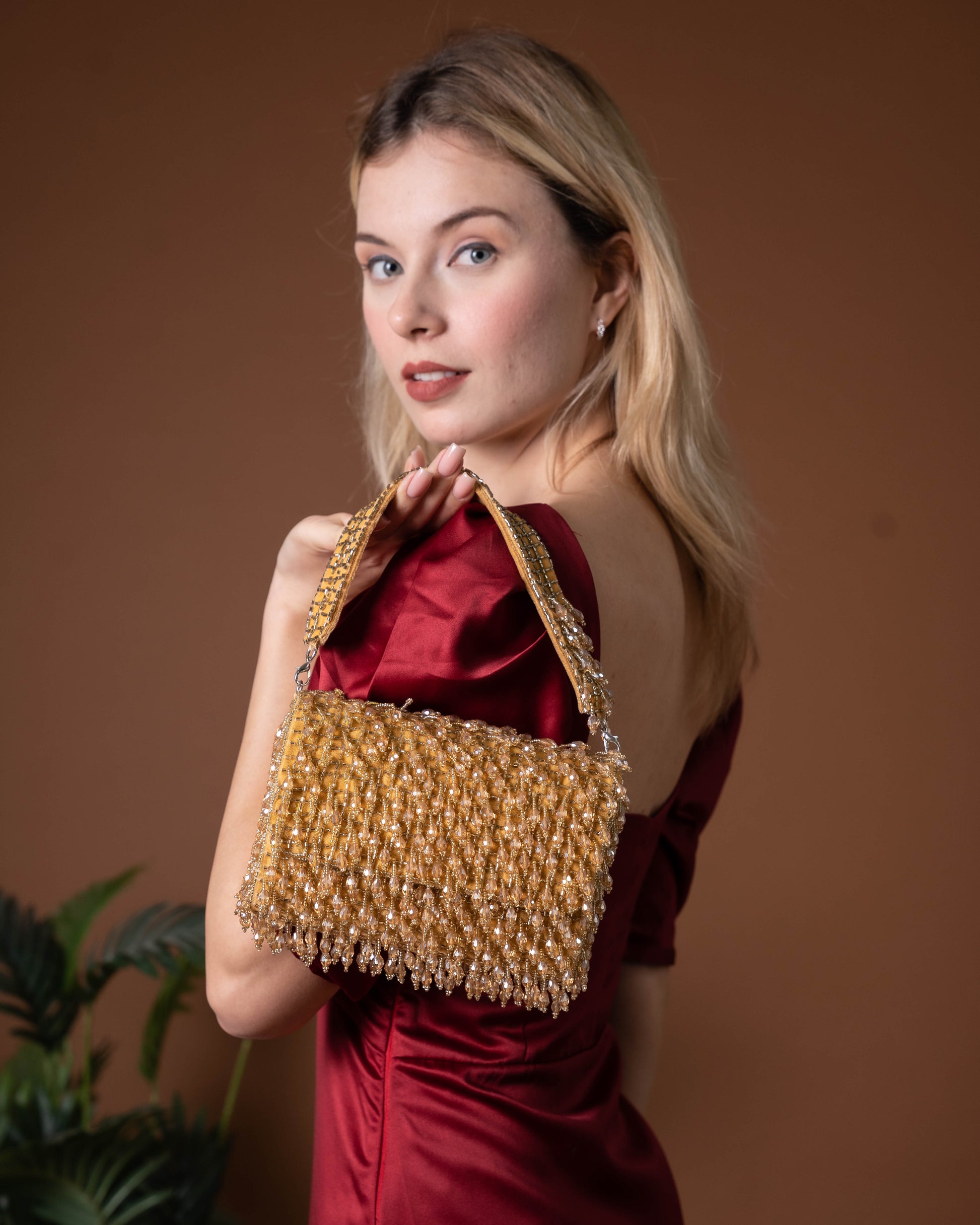 Noir Cascade Beaded Purse – Velleso Luxe Edit
