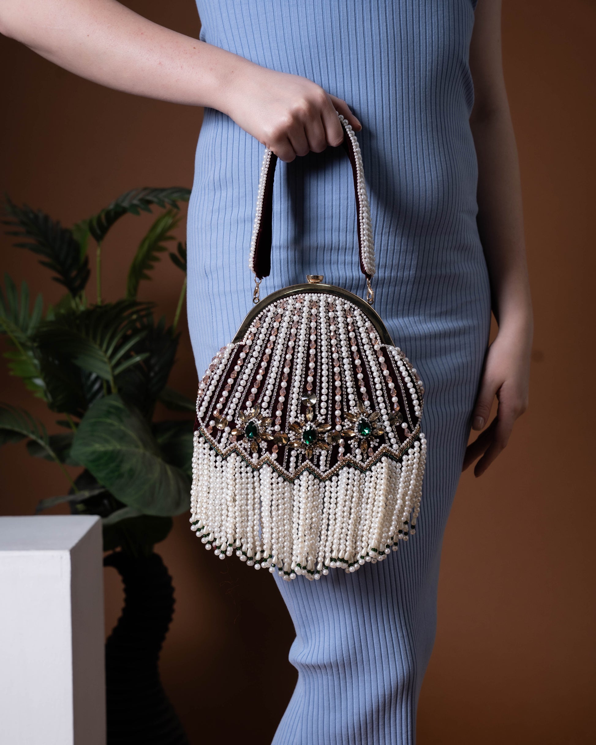 Mahira Royale Pearl Frame Bag