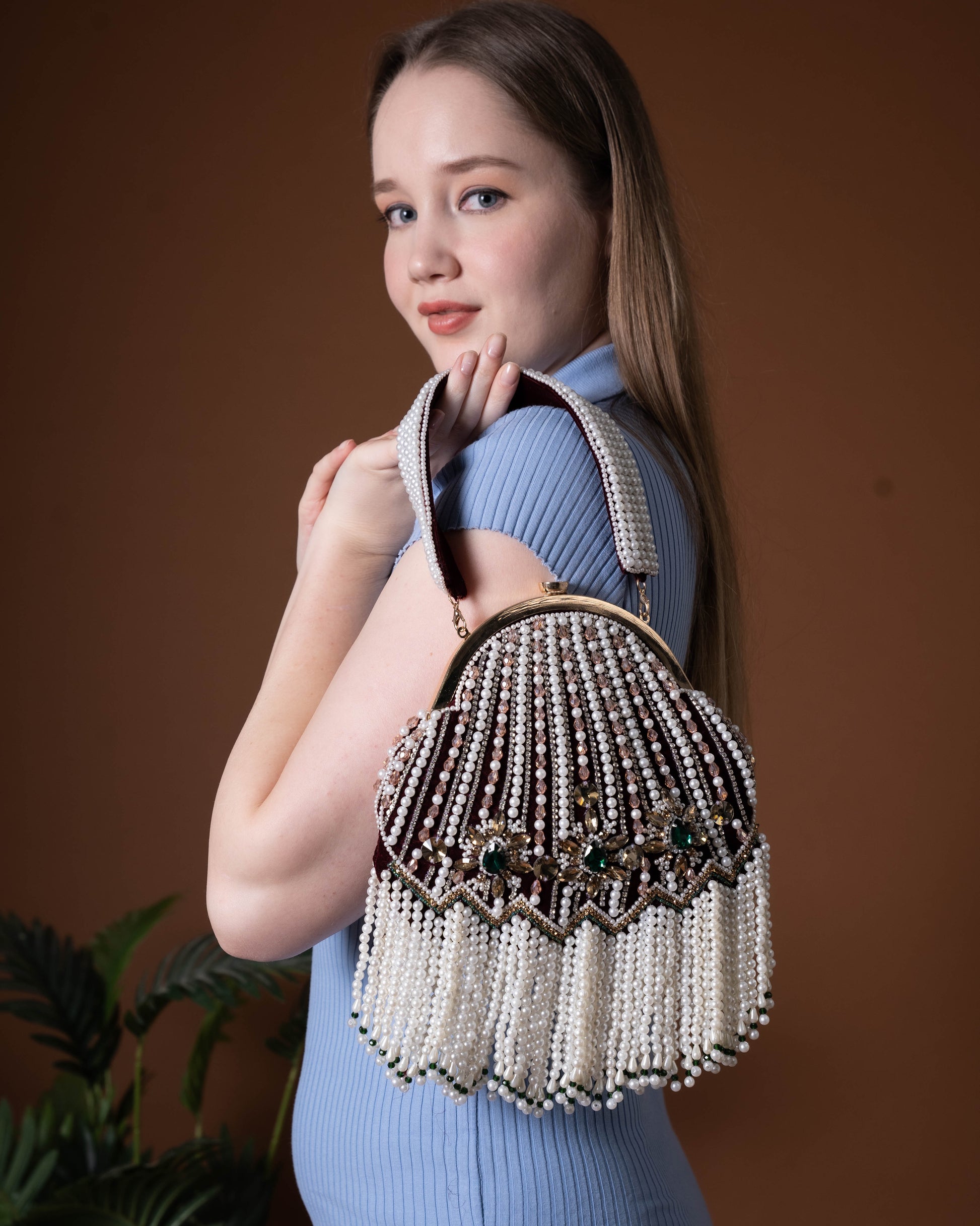 Mahira Royale Pearl Frame Bag