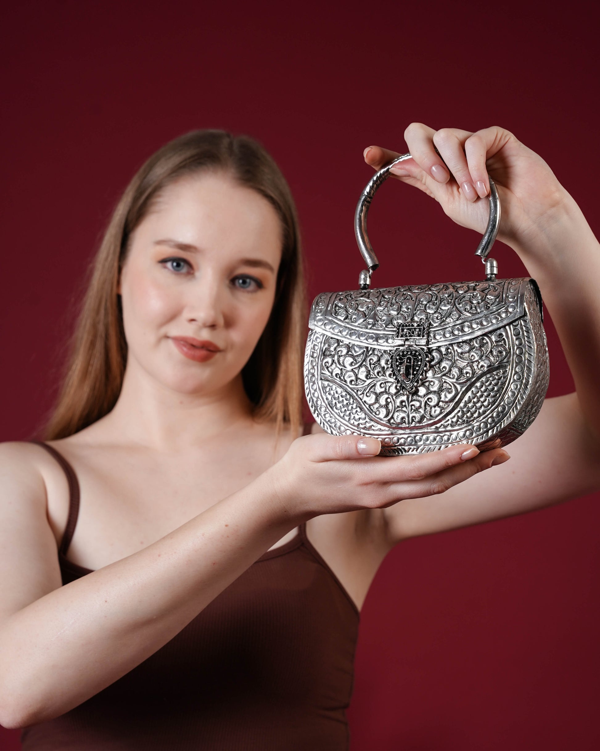 Noor Royal Silver Minaudière