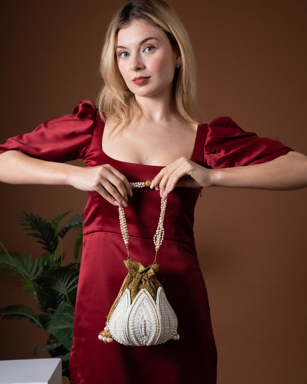 Ivory Empress Lotus Potli