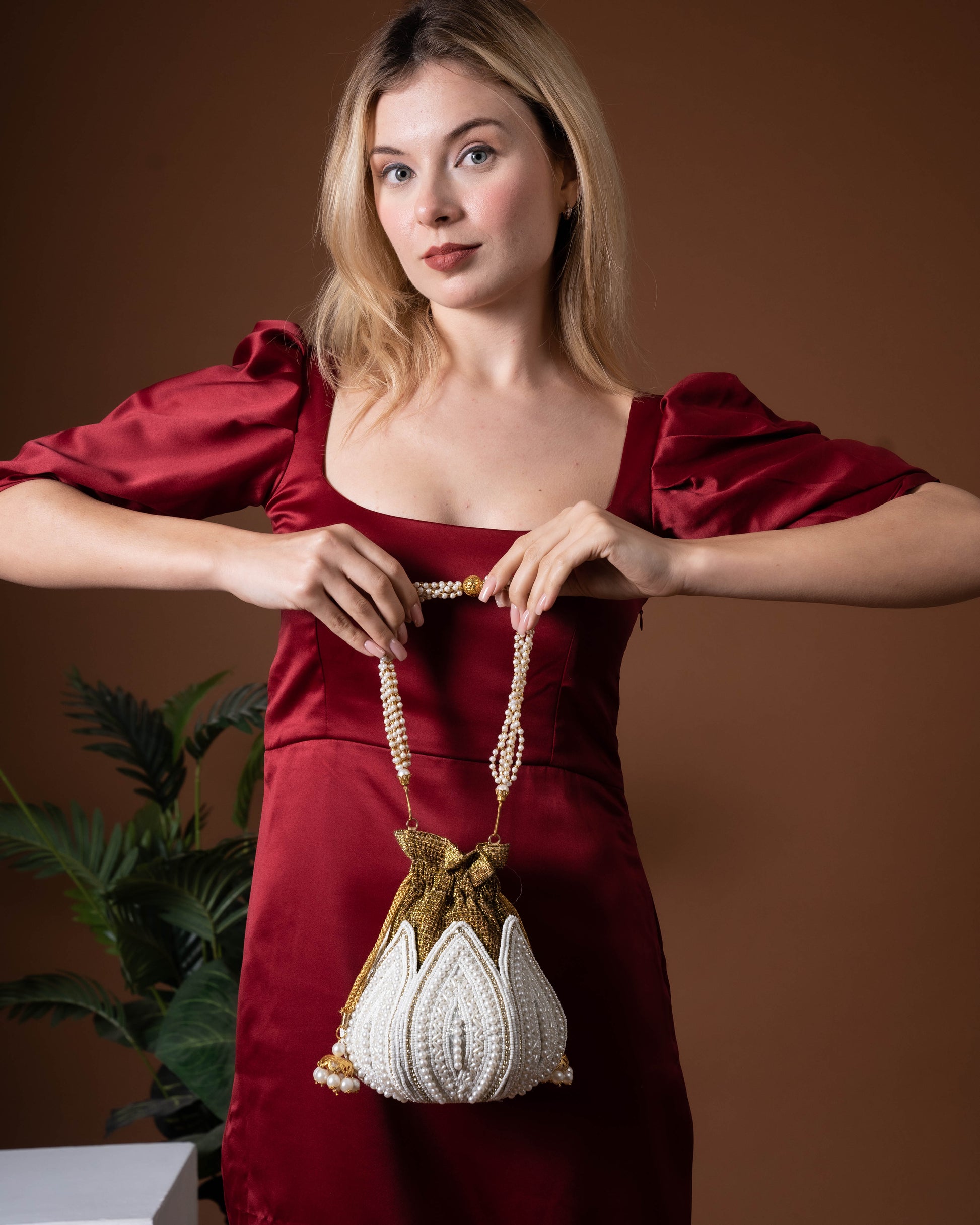 Ivory Empress Lotus Potli
