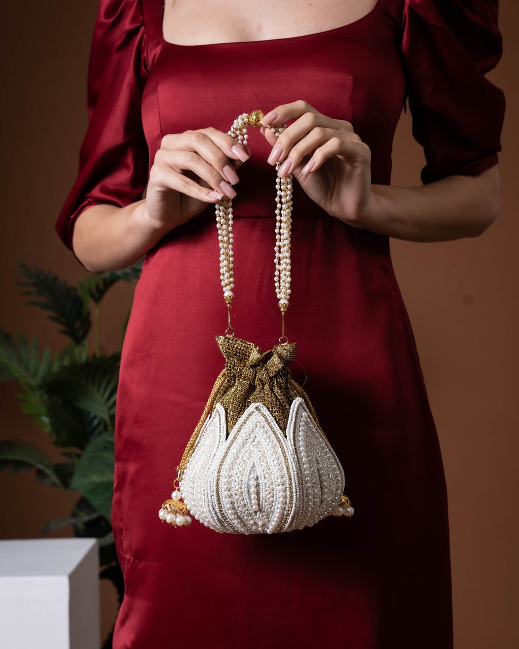 Ivory Empress Lotus Potli