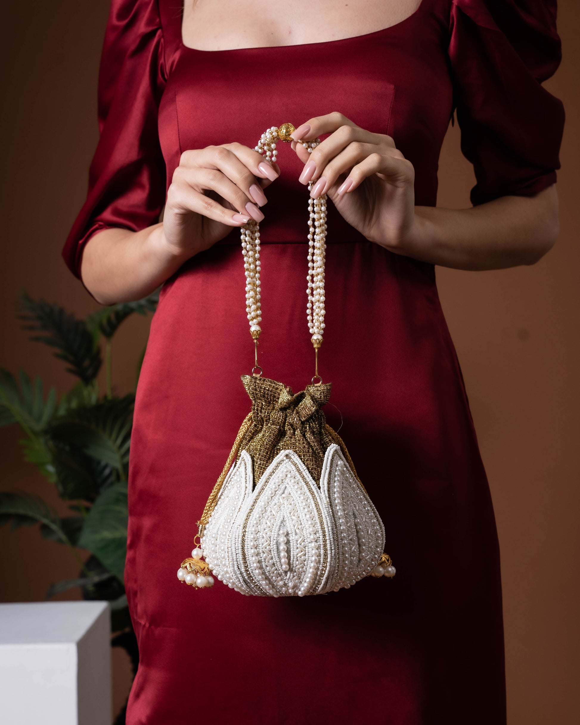Ivory Empress Lotus Potli