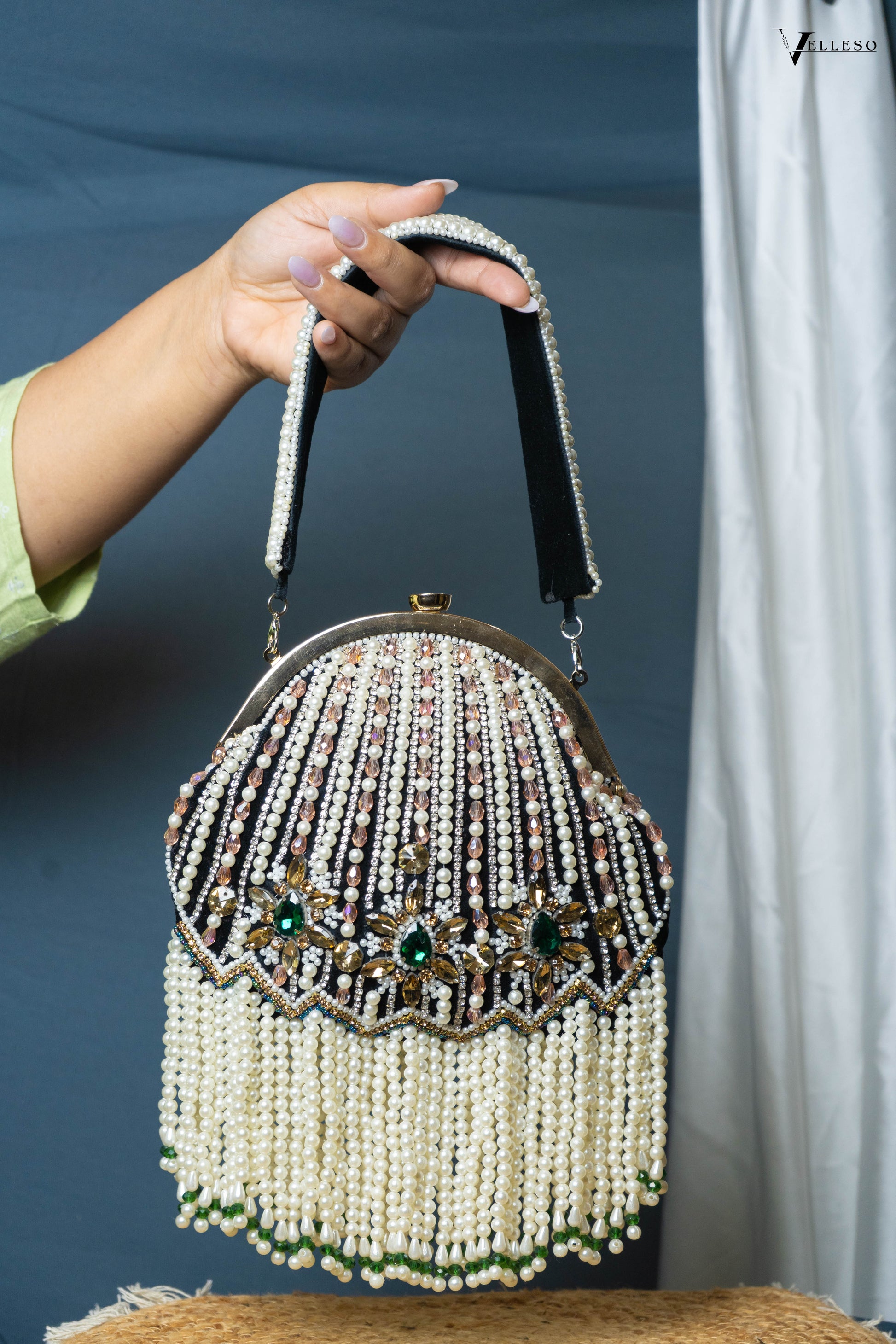 Mahira Royale Pearl Frame Bag