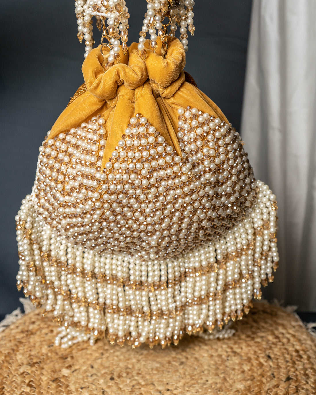 Elara Pearl Potli