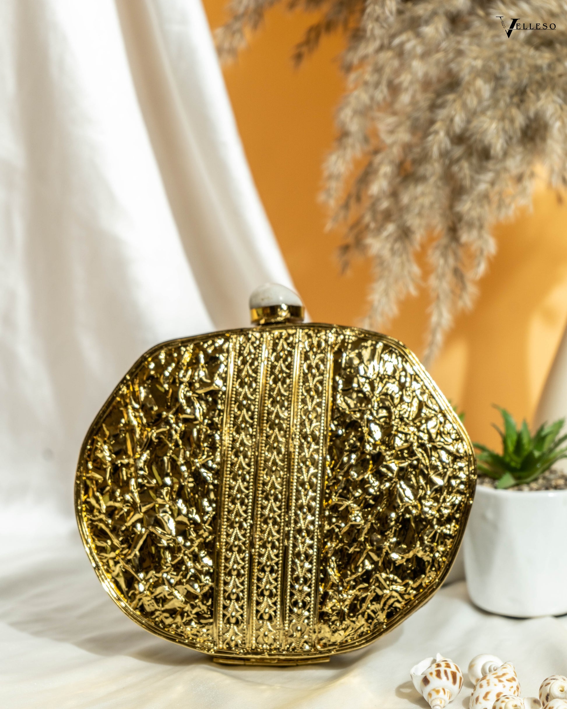 Ocean Bloom MOP Clutch