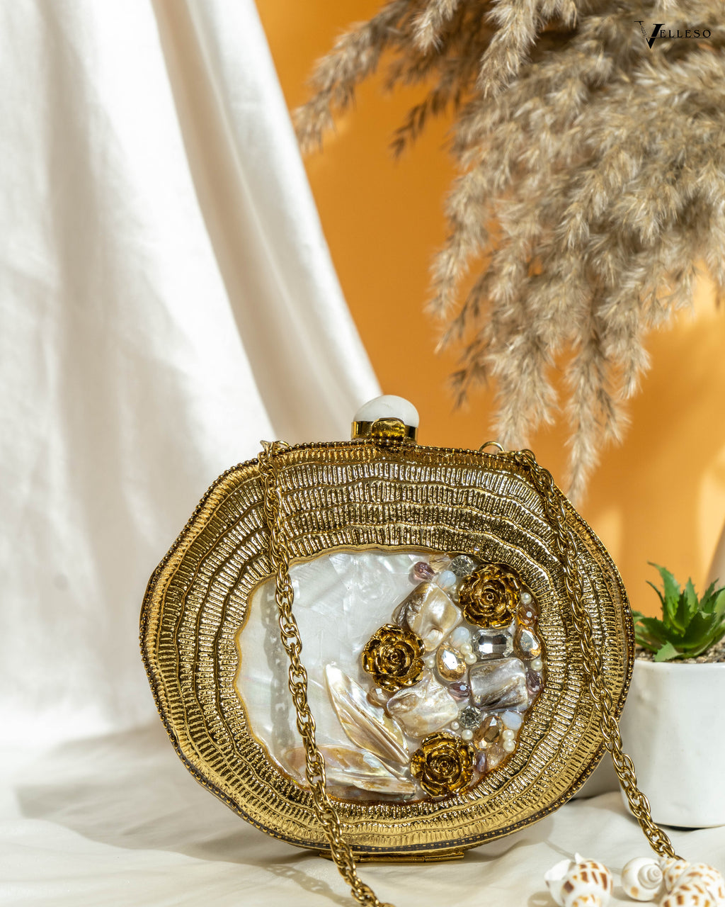 Ocean Bloom MOP Clutch