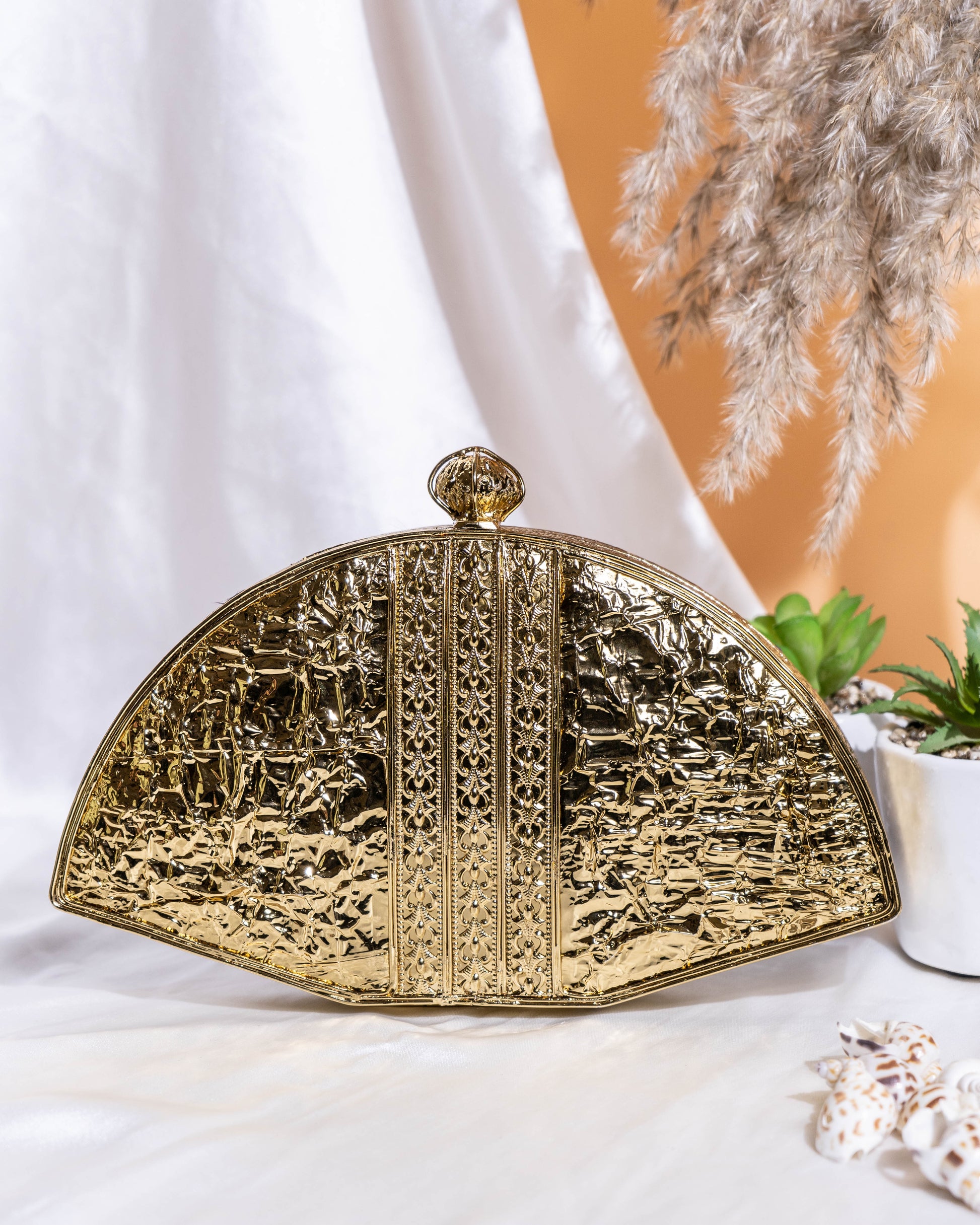 Oceara Fan Beaded Clutch
