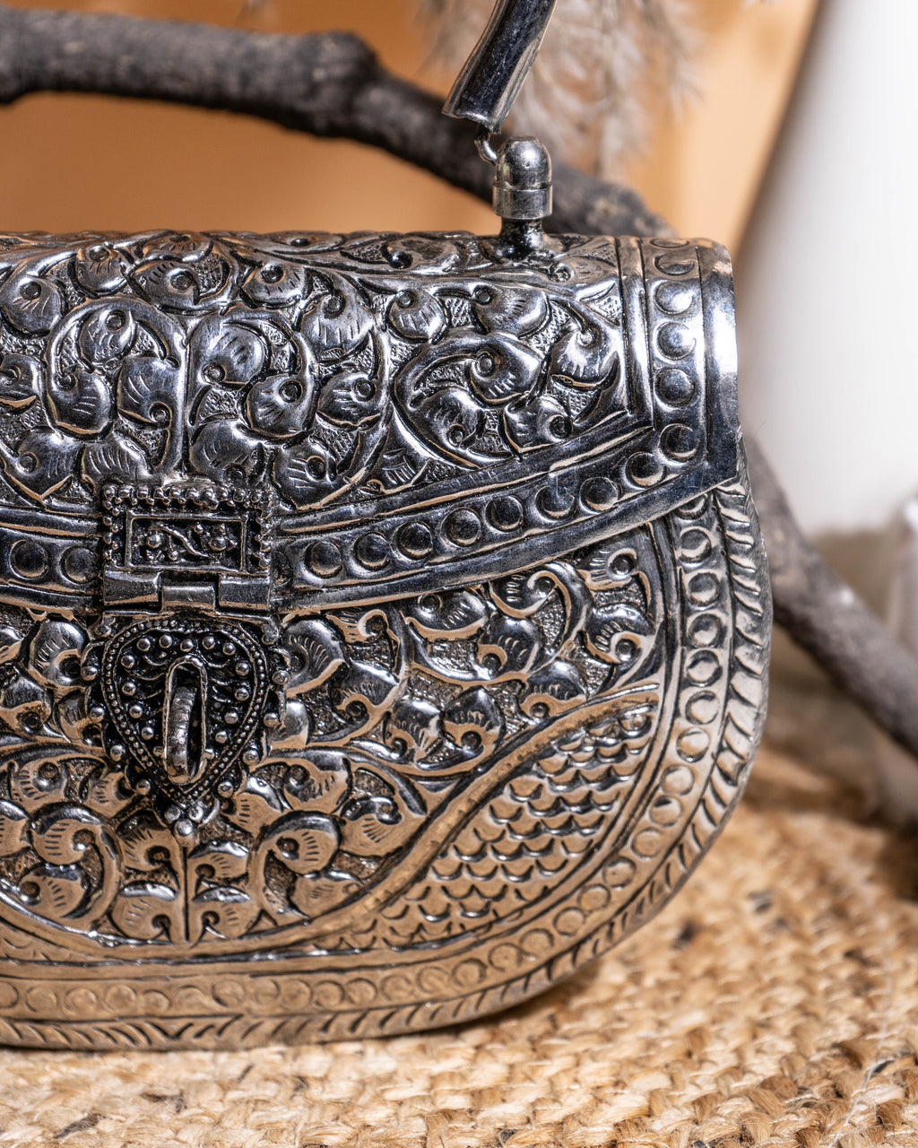 Noor Royal Silver Minaudière