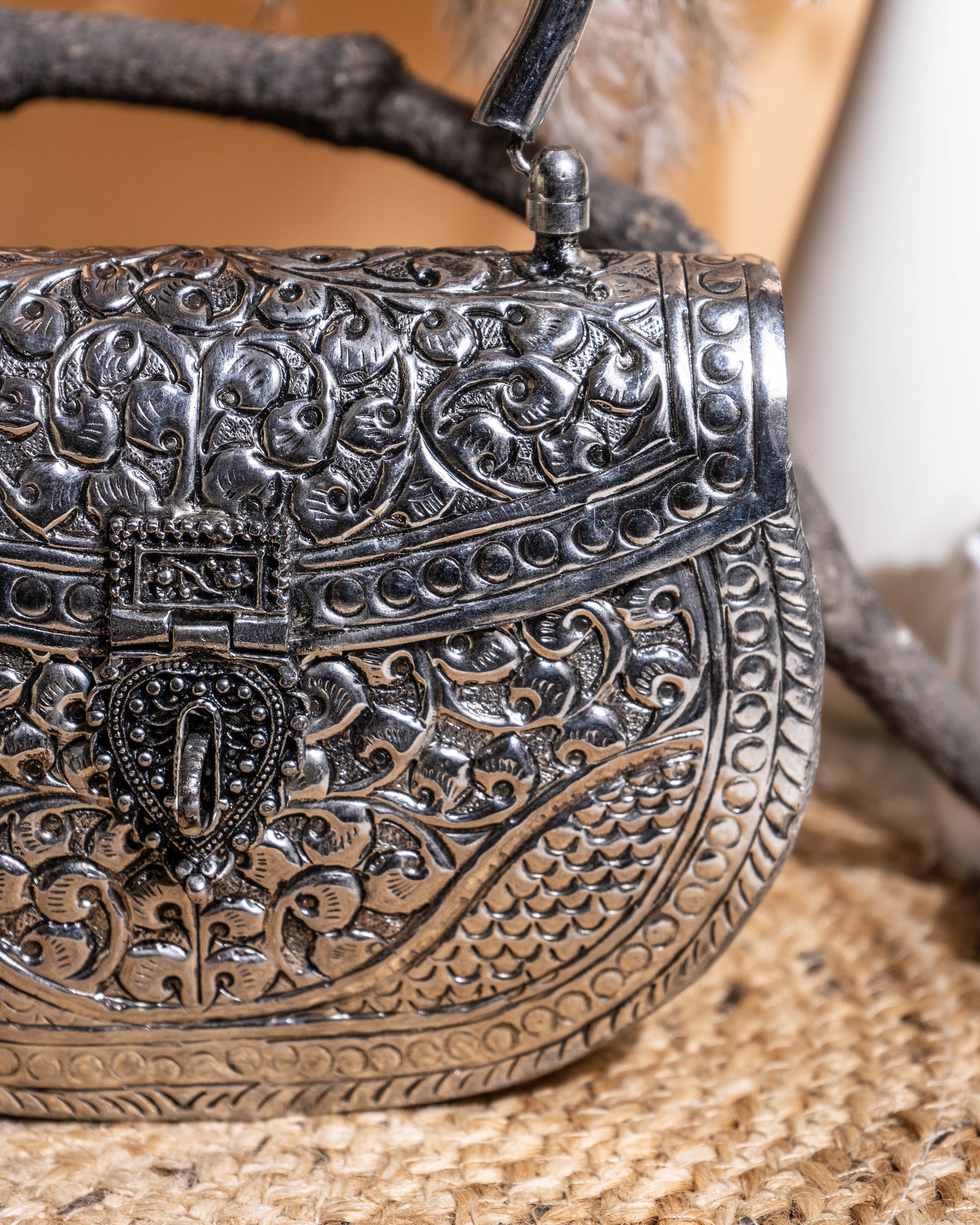 Noor Royal Silver Minaudière