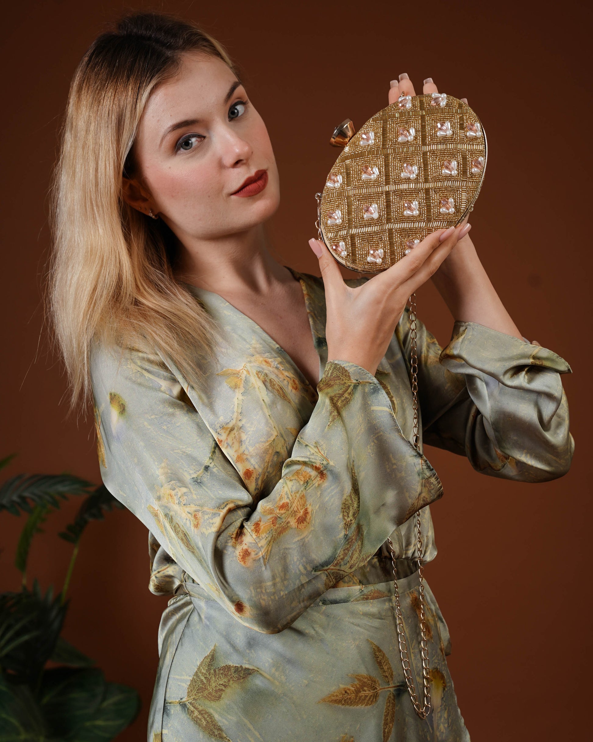Lunara Gold Bloom Clutch