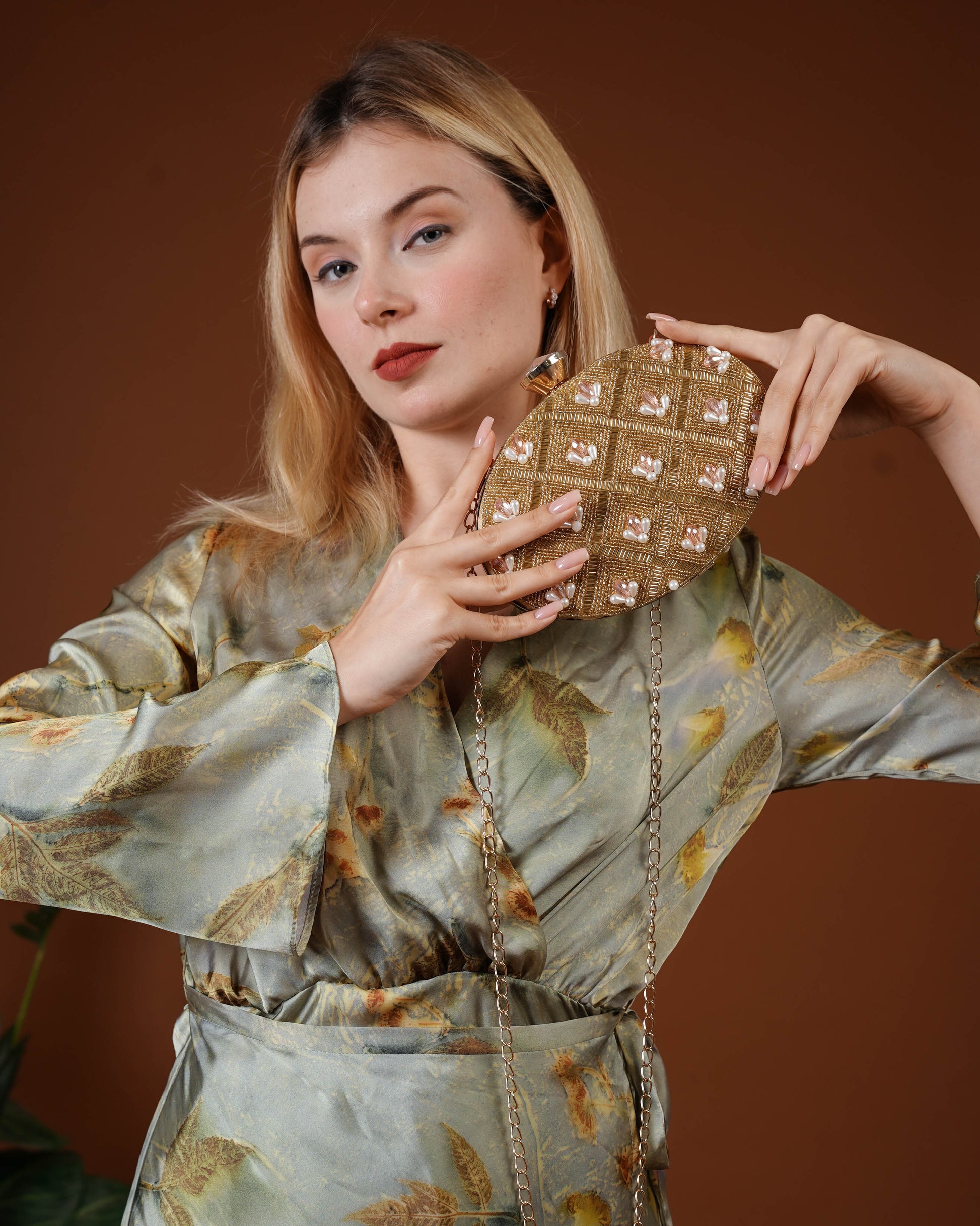 Lunara Gold Bloom Clutch