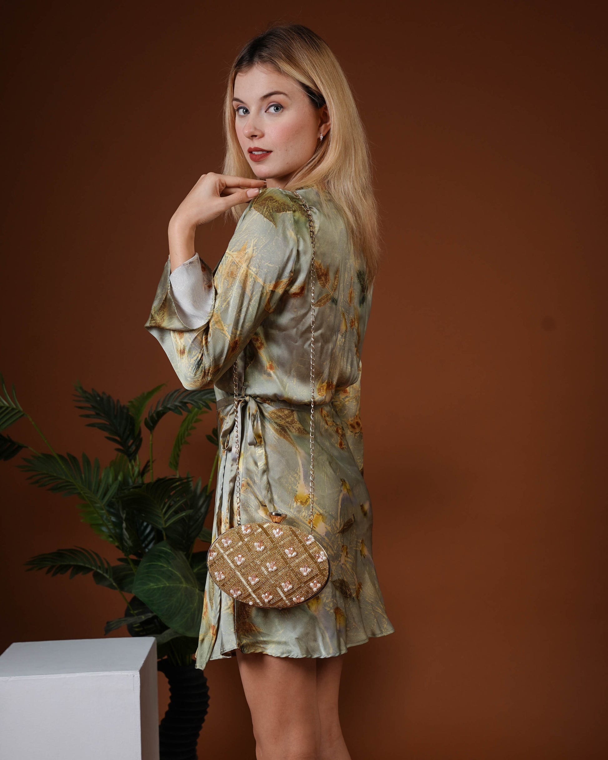 Lunara Gold Bloom Clutch