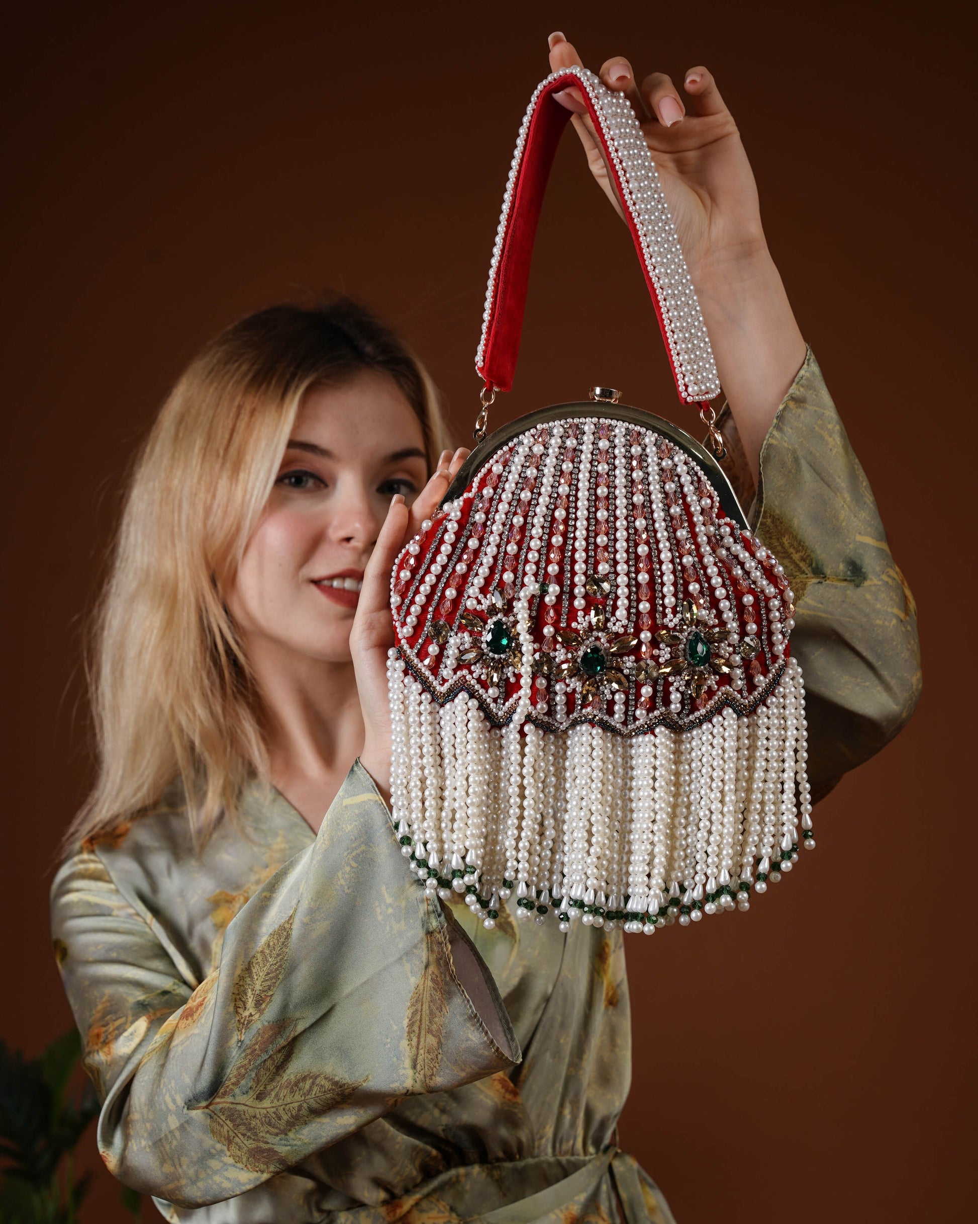 Mahira Royale Pearl Frame Bag