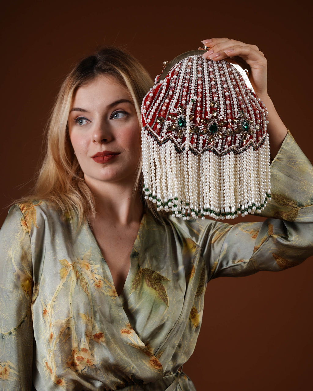 Mahira Royale Pearl Frame Bag