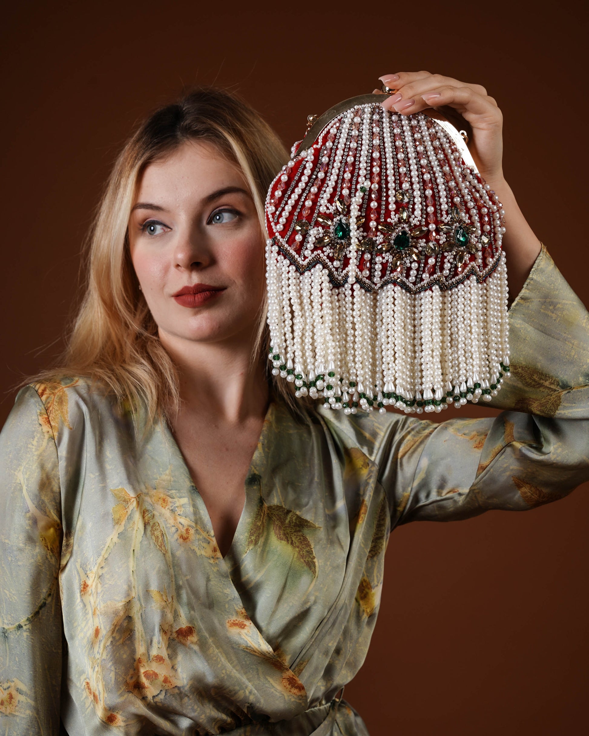 Mahira Royale Pearl Frame Bag