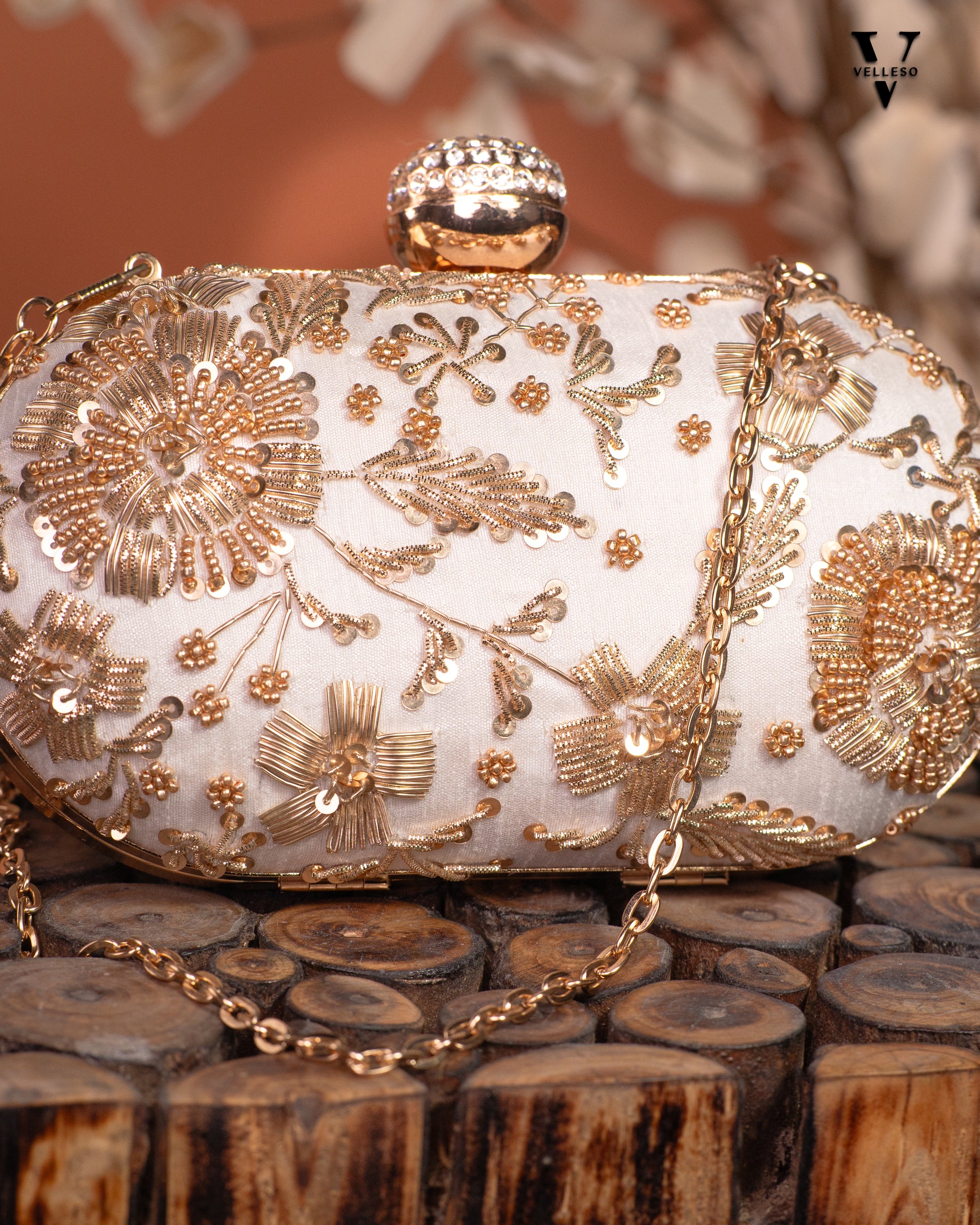 Noor Élan Embroidered Clutch